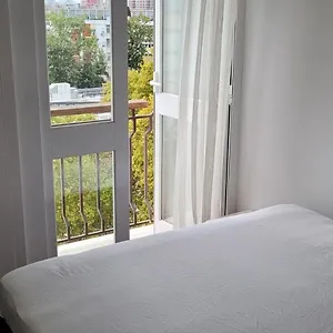 Comfy Near Metro & Airport Quarto em Acomodações Particulares