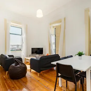 4br - Excellent Location - New Mattresses! Apartamento